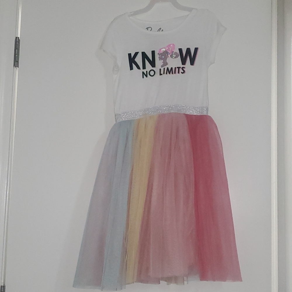Girl barbie dress size S (6-6X)